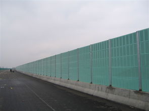 聲屏障在高速公路工程中的應用與安平金標的專業(yè)優(yōu)勢