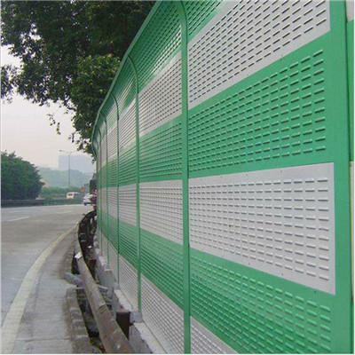 金屬聲屏障 高速公路、高架橋及小區(qū)的經(jīng)濟(jì)耐用解決方案